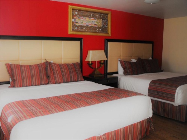 Eagle Crater Lake Inn image 5