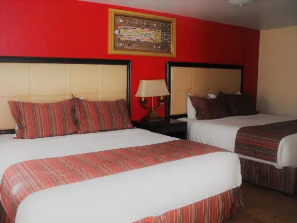 Eagle Crater Lake Inn 5